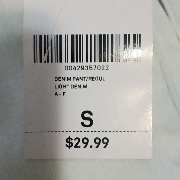 FOREVER 21 JOGGER JEANS WITH 2SIDE POCKETS. ELASTIC BAND ON TOP AND BOTTOM JEANS - Picture 3 of 5